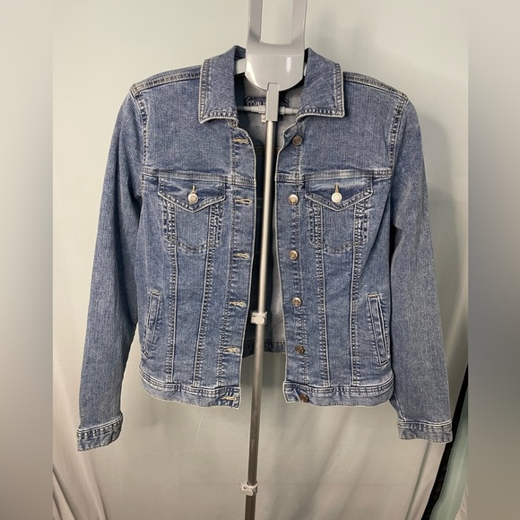 Maurices Jackets & Blazers - NWOT‎ Maurices Blue Jean Jacket Size small